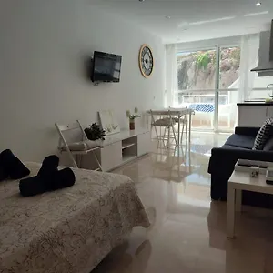 https://apartamento-la-roca-chica.hotelsinnerja.org